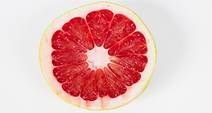 A cross-section of a Pummelette grapefruit.