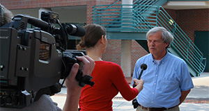 Interview in front of McCarty Hall. UF/IFAS Photo: Thomas Wright. UF/IFAS File Photo.